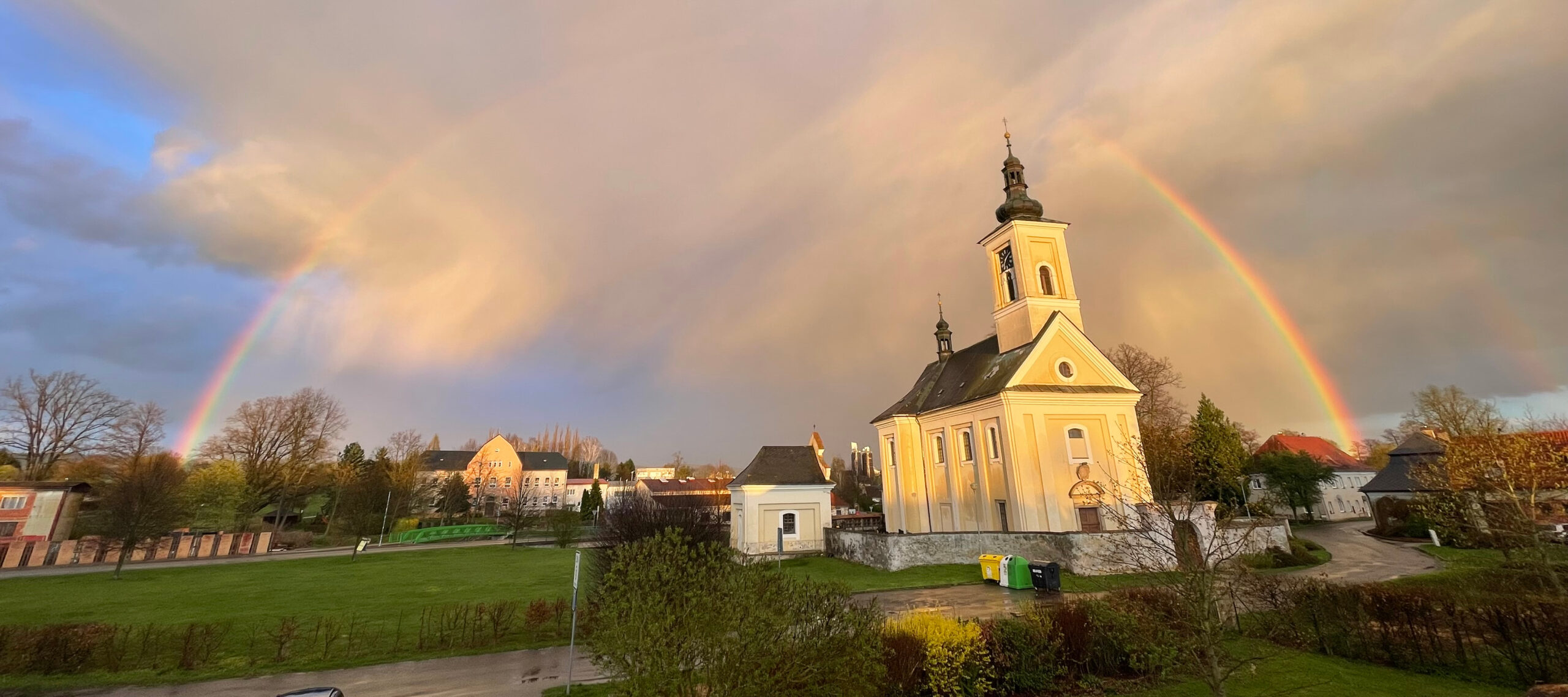 Ilustrační fotografické panorama obce Žichlínek